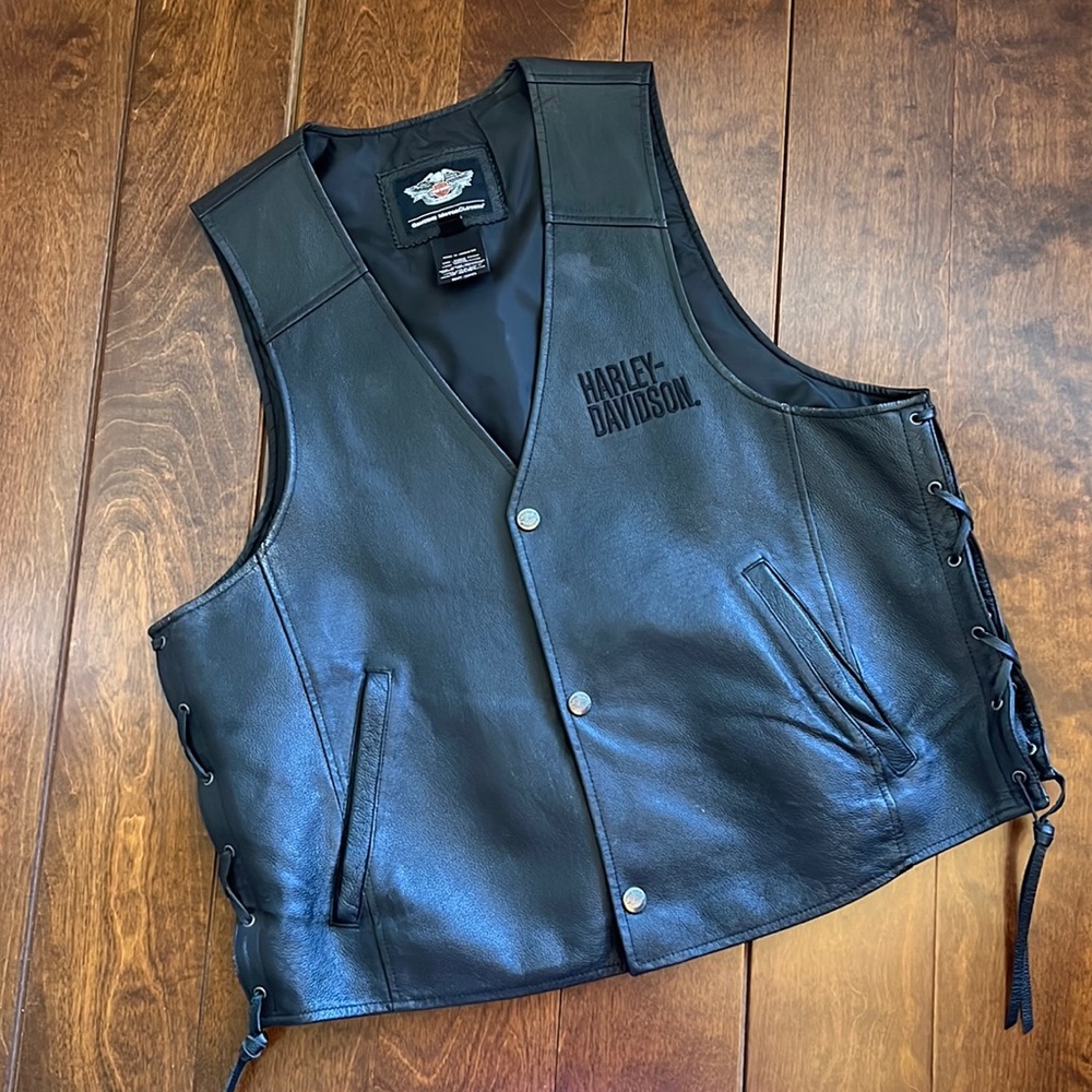 Harley Davidson like new men’s leather vest